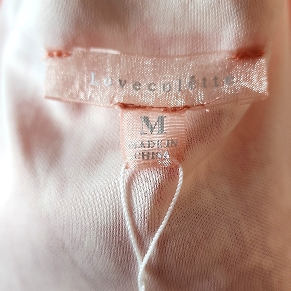 New Red Ditzy Floral Short Puff Sleeve Flutter Hem Wrap Mini Dress Size Medium - Picture 12 of 15